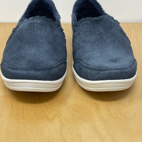Skechers Navy Suede Ruffled Edge Madison Ave Slip On Sneakers w/Memory Foam 10 - Picture 3 of 9